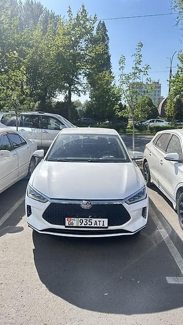 mercedes benz c class: BYD E2: 2022 г., Автомат, Электромобиль, Лифтбек — 1