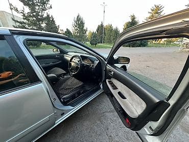 skyline 33: Nissan Bluebird: 1998 г., 2 л, Автомат, Бензин, Седан — 2
