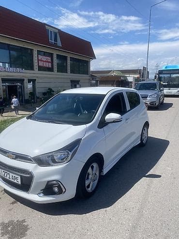 Транспорт: Chevrolet Spark: 2018 г., 1 л, Кол менен иштөөчү, Бензин, Хетчбек — 2