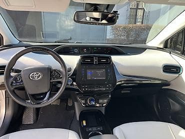 shevrolet volt: Toyota Prius: 2019 г., 1.8 л, Вариатор, Гибрид, Хэтчбэк — 7