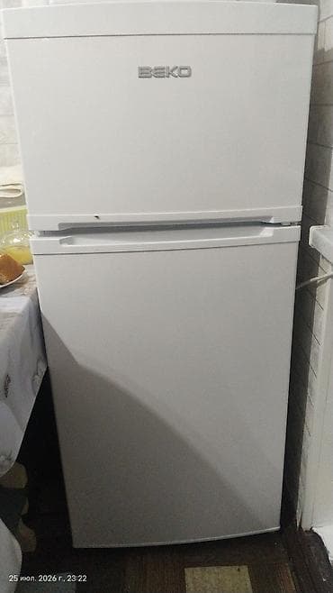 телевизор ч б: Холодильник Beko, Б/у, Двухкамерный — 1