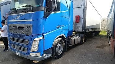 Тягач, Volvo, Тентованный
