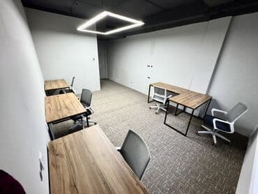 сдаю стоянку: Сдаю Аренда офисов, 30 м², В бизнес центре, 1 линия, С оборудованием, С отдельным сан узлом — 2