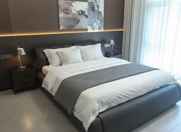 Кровать двуспальная с мягким изголовьем - Форм‑фактор: двуспальная at lalafo.kg Кровать двуспальная с мягким изголовьем - Форм‑фактор: двуспальная