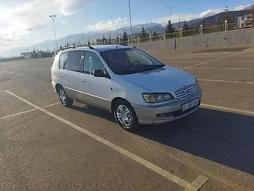 Toyota Ipsum: 1998 г., Ручные, Бензин, Минивэн
