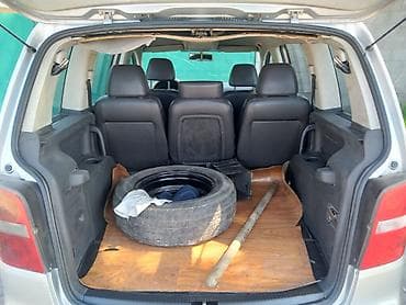 хова бак: Volkswagen Touran: 2006 г., 2 л, Автомат, Дизель, Минивэн — 3