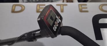 старинный шкаф для одежды: Металлоискатель, Fisher — 3