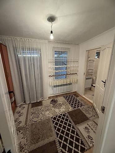 Продажа домов: 🏡 **Продаётся дом с участком в Ак-Ордо-1!** 📍 Район: Ак-Ордо-1 📐 — 6