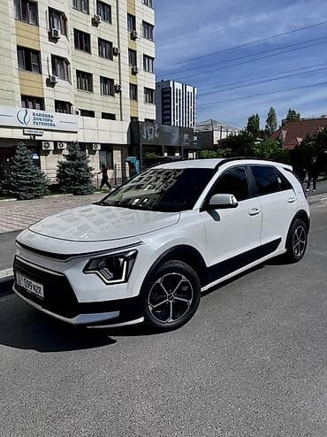 01: Kia Niro: 2022 г., 1.6 л, Гибрид, Кроссовер — 1