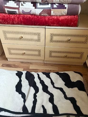 класический: Спальный гарнитур, Б/у, Двуспальная кровать, цвет - Бежевый — 4