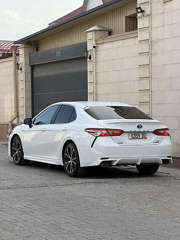 ford focus 2012: Toyota Camry: 2020 г., 2.5 л, Автомат, Гибрид, Седан — 2