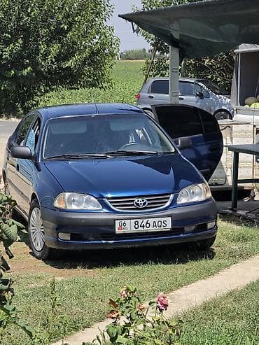 Toyota Avensis: 2002 г., 2 л, Кол менен иштөөчү, Бензин, Седан