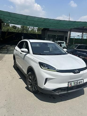 Электромобиль Weltmeister ex5 (левый руль), кроссовер белого цвета — 4
