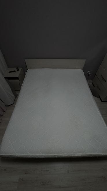 used bed: Двуспальная кровать, Б/у, С матрасом, длина - 200 см — 1