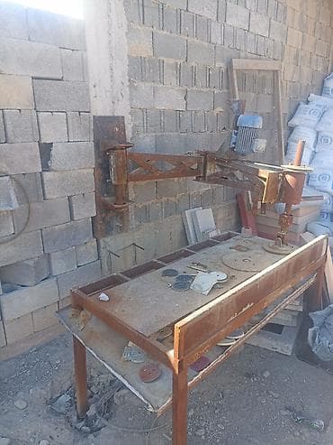 регулируемый стол для компьютера: Камнерезный/шлифовальный узел с поворотной консолью на столе - — 1