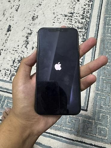 pixel 4a: Apple iPhone Pro в тёмно-зелёном цвете. Смартфон с большим — 1