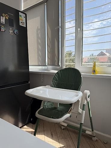 foldable table: Детский стульчик для кормления, складной. - Цвет: зелёный с белым. - — 2