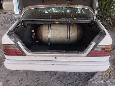 dodge chalanger: Mercedes-Benz W124: 1989 г., 2.3 л, Механика, Газ, Седан — 5