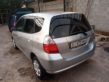 2 8: Honda Fit: 2002 г., 1.3 л, Вариатор, Бензин, Хэтчбэк — 2