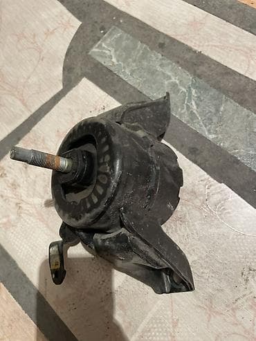 ez 30: Подушка мотора Hyundai 2017 г., Б/у, Оригинал — 1