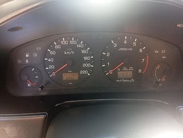 Nissan Primera: 1996 г., 2 л, Механика, Бензин, Седан — 10
