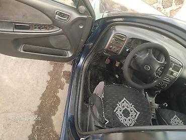 степ 4: Просторный универсал синего цвета. Основные особенности: - Кузов — 8