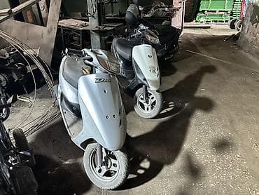 Скутеры Honda Dio (серебристые), бензиновые, автомат (вариатор). Не