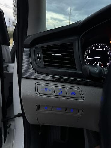 4: Hyundai Sonata: 2018 г., 2.4 л, Автомат, Бензин, Седан — 8