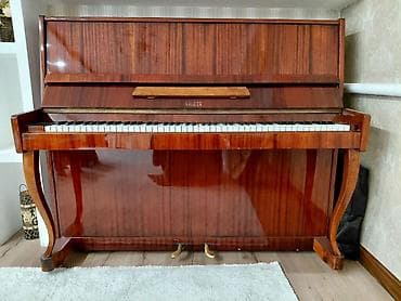 Пианино Geyer (upright) - Корпус: натуральный шпон с высокоглянцевым