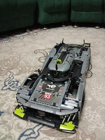 обо балон: LEGO Technic Peugeot 9X8 24H Le Mans Hybrid Hypercar - Собранный — 4