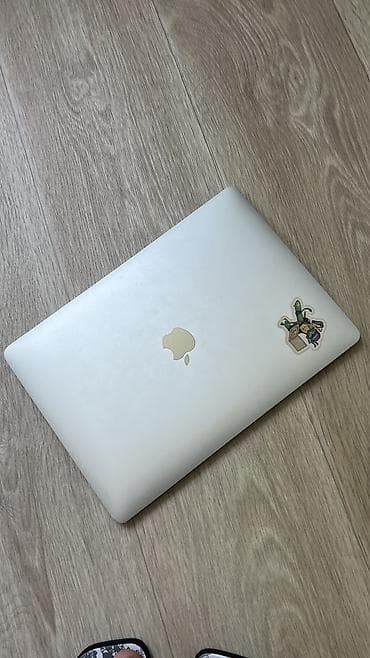 Для учебы, Б/у, Apple M1, ОЗУ, RAM: 8 ГБ