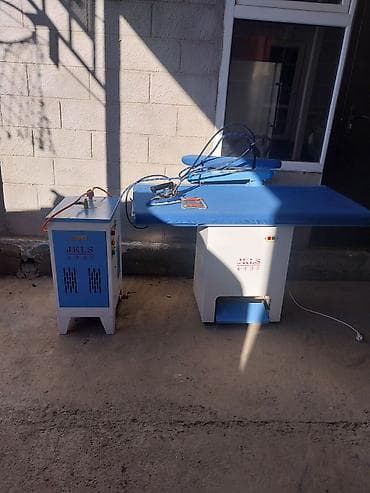 Продаю комплект утюжный стол с утюгом и парогенератором, полный