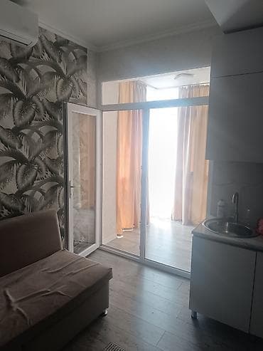 royal construction: Уютная студия с балконом и современной кухней Описание: - Планировка — 1