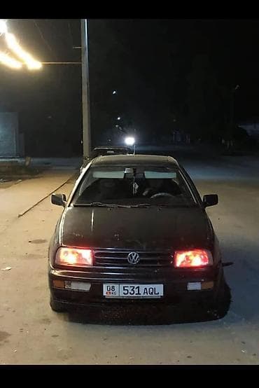 Volkswagen Vento: 1992 г., 2 л, Механика, Бензин, Седан — 1