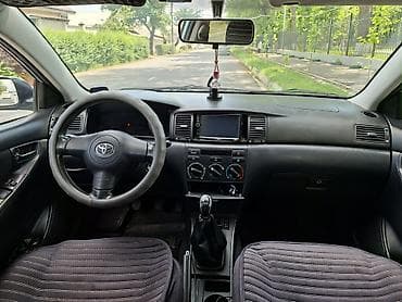 Транспорт: Toyota Corolla: 2005 г., 1.6 л, Кол менен иштөөчү, Бензин, Хетчбек — 10