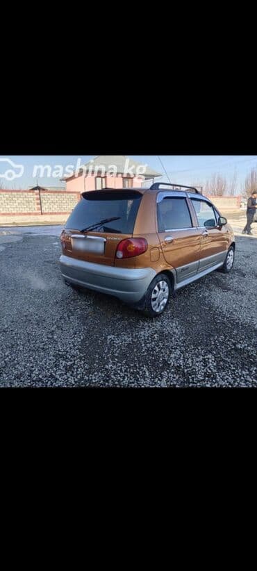 дом калесо: Хэтчбек Daewoo Matiz в цвете "золотой бежевый металлик" с контрастными — 1