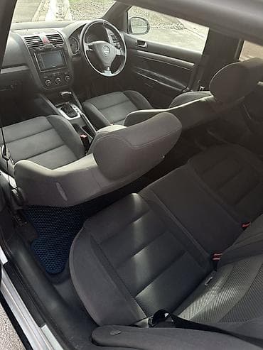 legasi b4: Volkswagen Golf V: 2004 г., 2 л, Типтроник, Бензин, Хэтчбэк — 6