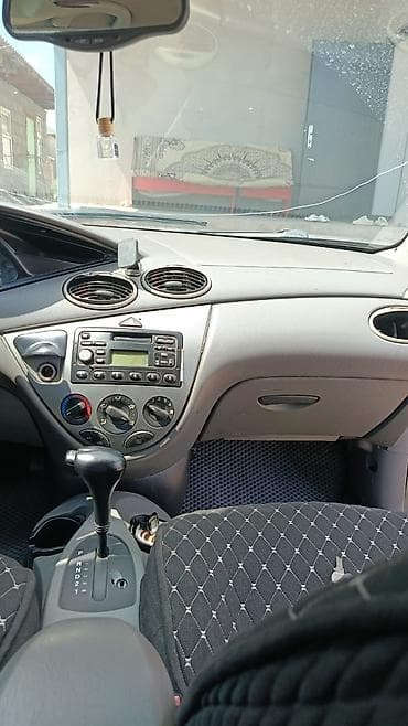 infinity fx35: Ford Focus: 2001 г., 2 л, Автомат, Бензин, Седан — 7
