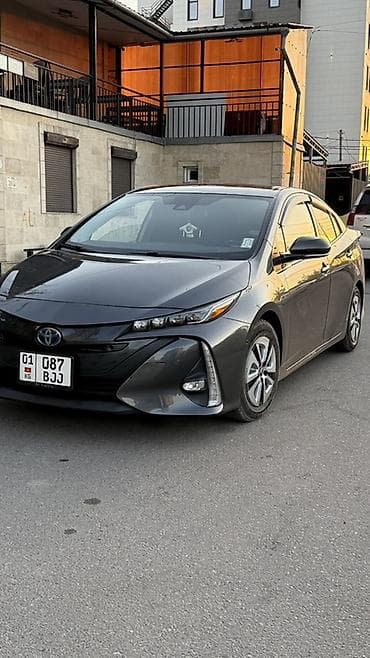 Транспорт: Toyota Prius: 2017 г., 1.8 л, Вариатор, Гибрид, Хетчбек — 5