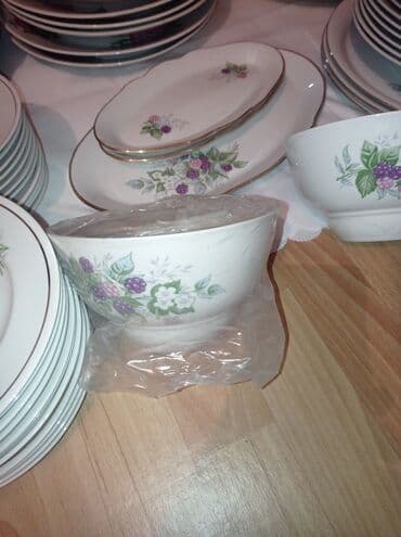 купить столик для кормления: Сервиз столовый . СССР. 60 предметов. Новый в упаковке. На 12 — 9