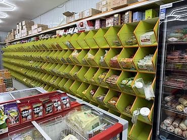 Торговое оборудование для магазина: модульная стеновая витрина с at lalafo.kg Торговое оборудование для магазина: модульная стеновая витрина с