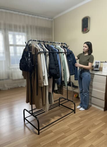 срочно продаётся 1 комнатная квартира в районе ошского рынка по улице молодая гвардия: 1 бөлмө, 35 м², Жеке план, 3 кабат, Косметикалык ремонт — 1