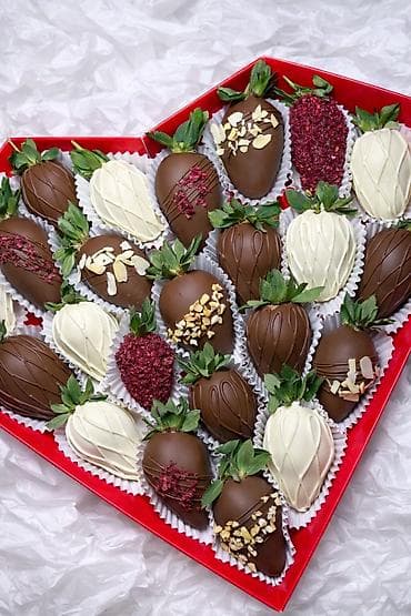 кето: Клубника в шоколаде на заказ S- 9шт - 990сом М-12шт - 1290сом L- 20шт — 1