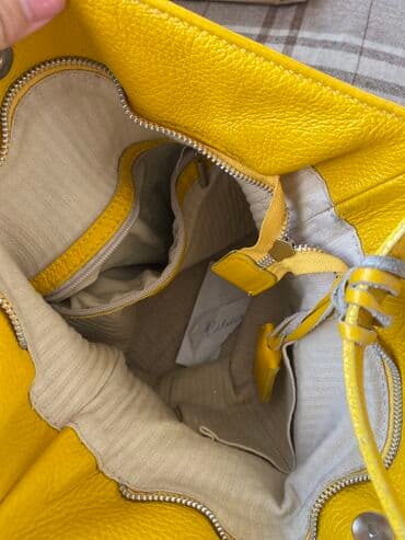 сумка ручной работы из натуральной кожи: Продаю 💯 % кожаную сумку Брали за 10000сом Продаю за 1500 сом Б/У — 6