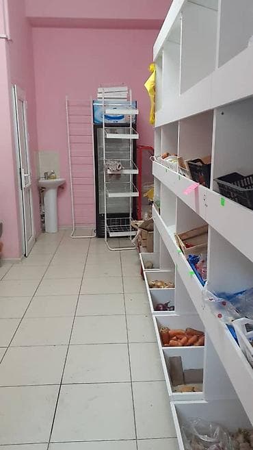 салор: Магазин, В жилом доме, 18 м² Действующий, С ремонтом, Вода, Канализация, Отопление, Отдельный вход — 4