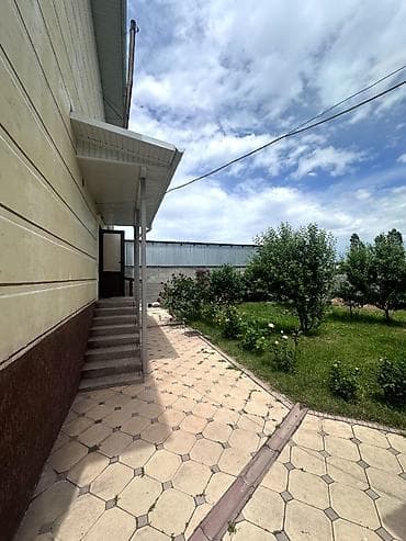 в воронцовке: 🏡 Загородный дом мечты у подножия гор! ⛰️ ✨ Продаётся двухэтажный дом — 10
