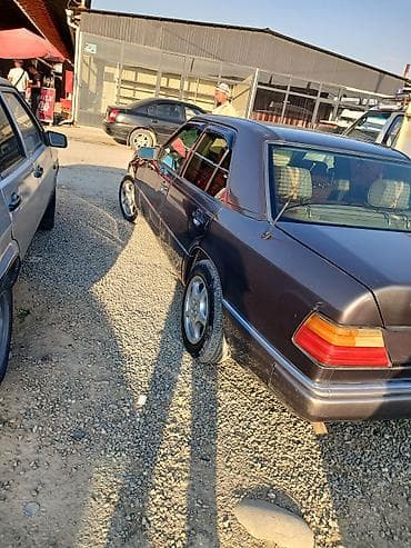 feng bao: Mercedes-Benz W124: 1992 г., Седан — 6