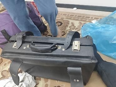 Портфель/кейc из чёрной кожи/эко-кожи классического формата