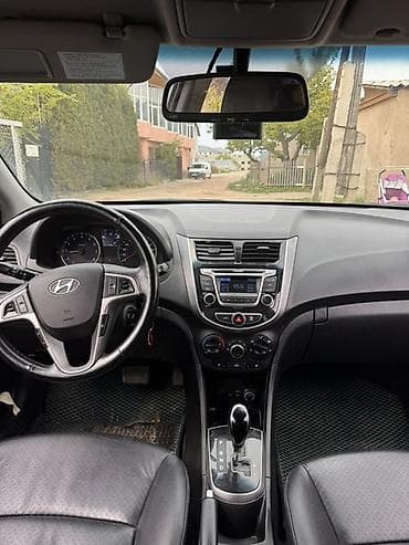 geely galaxy e5: Hyundai Accent: 2018 г., 1.4 л, Вариатор, Бензин, Седан — 7