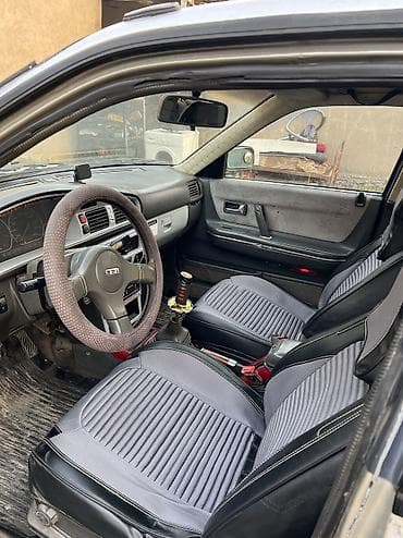 Mazda 626: 1991 г., 2 л, Механика, Бензин, Хэтчбэк — 2